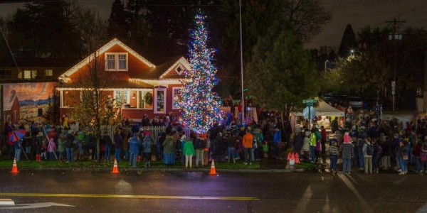 ​Woodstock Tree Lighting